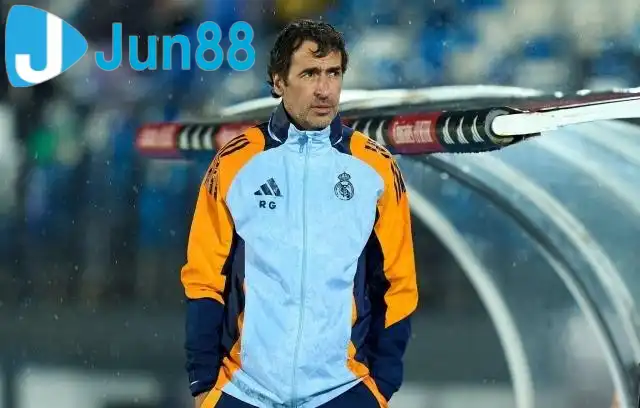 Raul Gonzalez cựu tiền đạo huyền thoại của Real Madrid là ứng viên thay thế hàng đầu. (Ảnh: Imago)